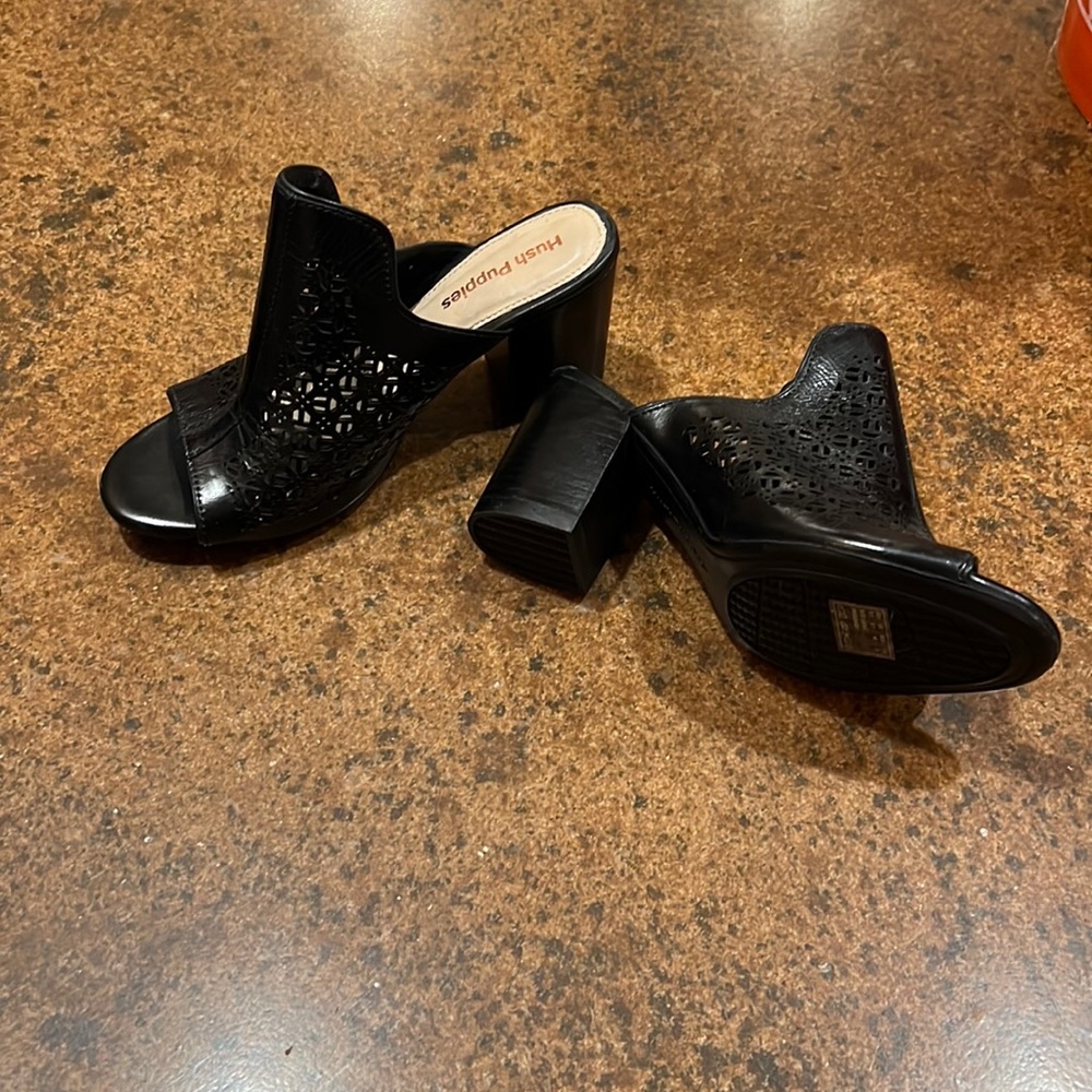 New hush puppies black malias sandal heals size 8.5 women’s